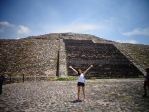 Feliz. Camila Gallo con sus Vacaciones Solidarias.