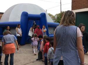 Niños de La Dulce y de escuelas rurales disfrutaron del Planetario Móvil